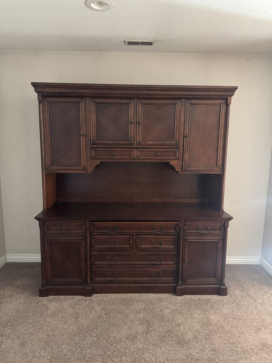 Classic Dark Wood Hutch Cabinet with Storage Drawers & Doors - Excellent Condition