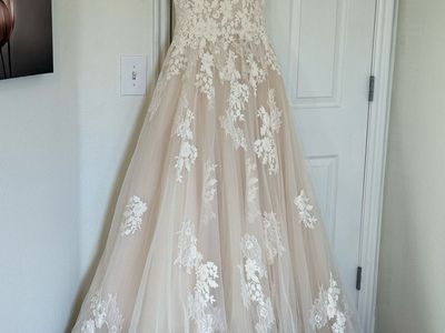 Short Sleeve Wedding Dress Size 8/9