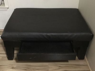 Ottoman with drawers
