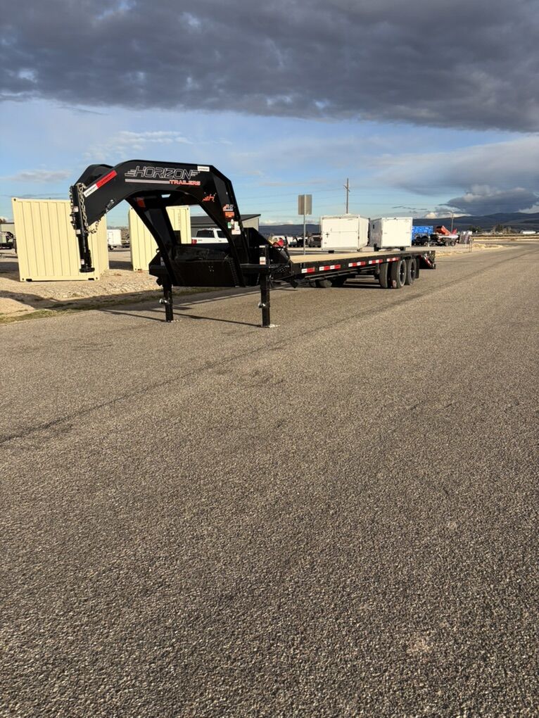 32' Tandem Dually Gooseneck Trailer