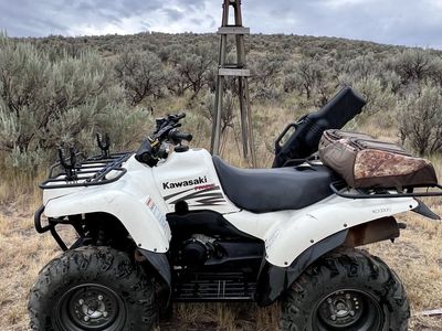 Kawasaki Prairie 360 ATV - White 4x4 Utility Quad with Rifle Boot and Gear Racks