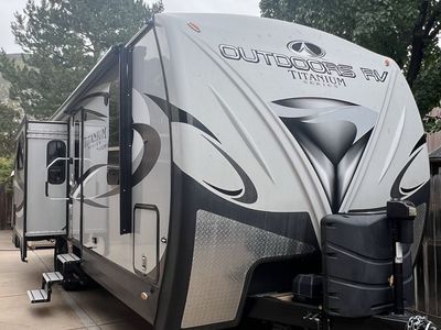 2019 Black Stone Titanium Trailer