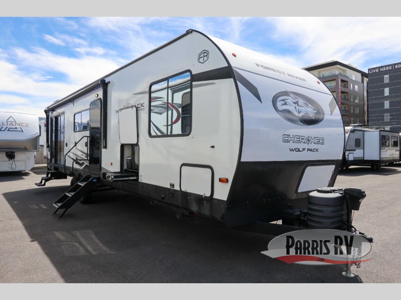 Used 2025 Forest River RV Cherokee Wolf Pack 27-12.5