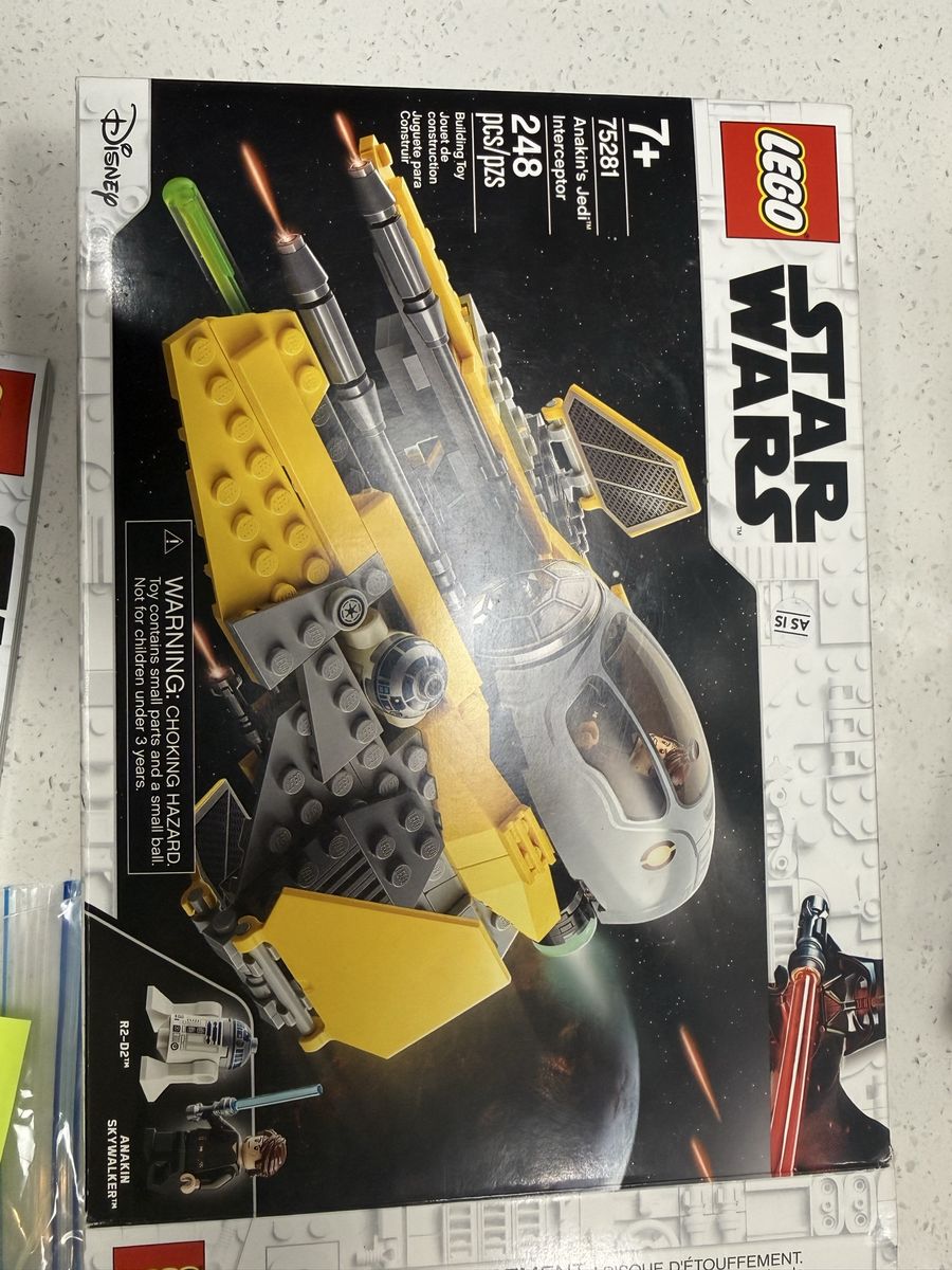 LEGO Star Wars 75281 Anakin's Jedi Interceptor Set - 248 Pieces w/ Anakin Skywalker & R2-D2