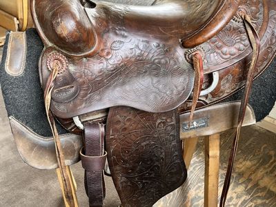 Western Saddle & Pad