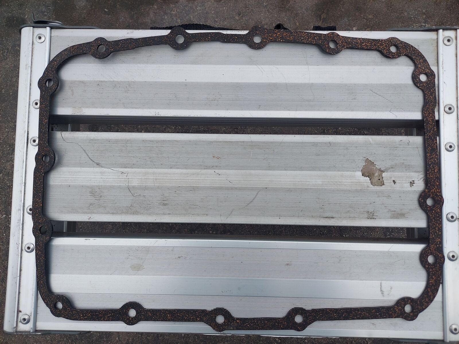 2002-2005 ford explorer transmission oil pan gasket
