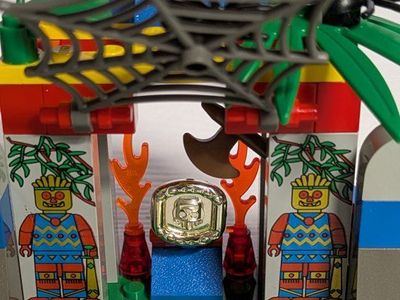 LEGO Adventurers 5936: Spider's Secret