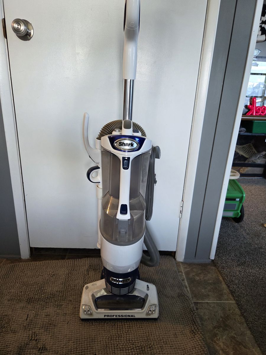 Shark Rotator Professional Lift-Away Upright Vacuum