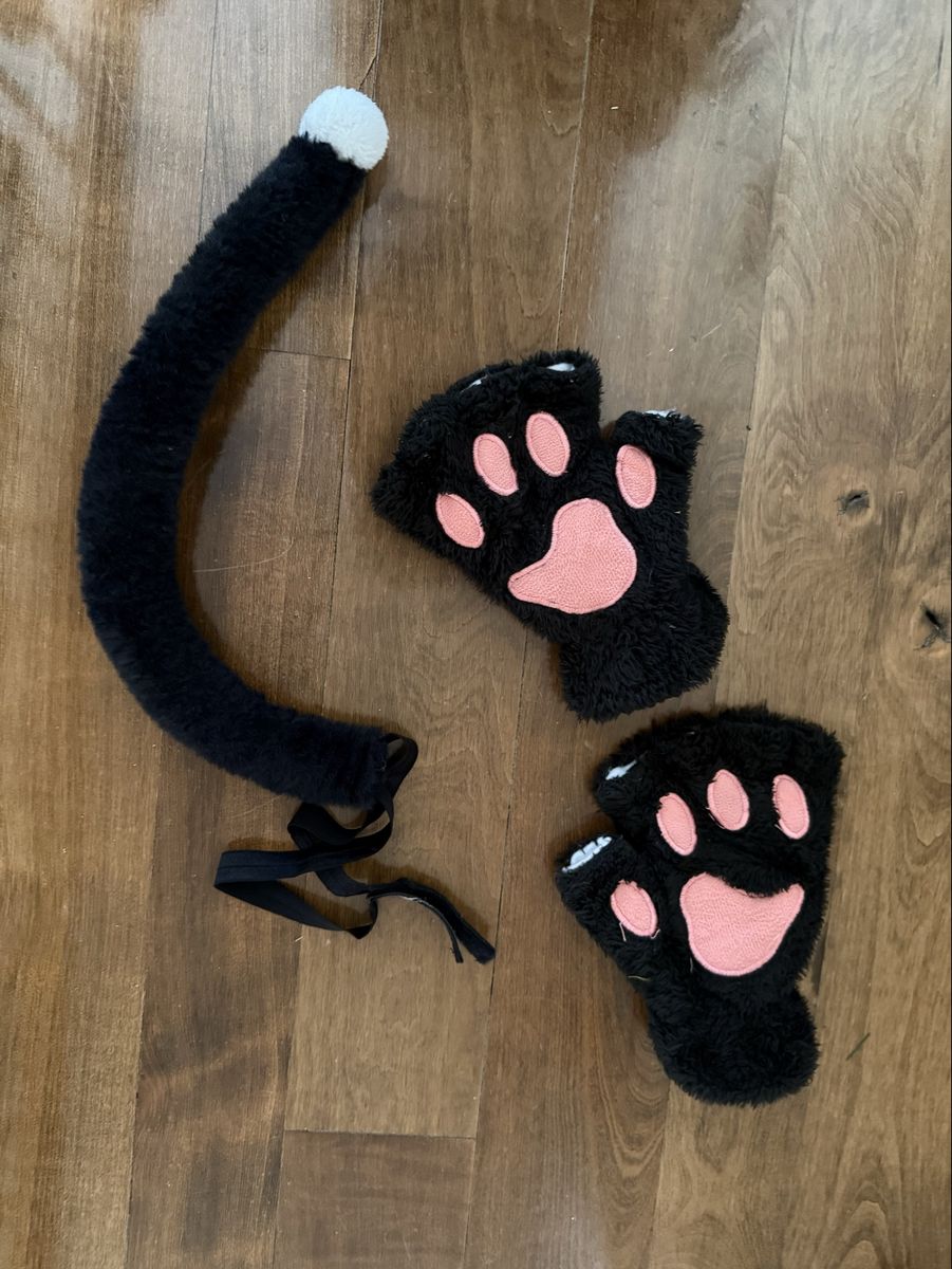 Black cat one size hand gloves and tail accessories