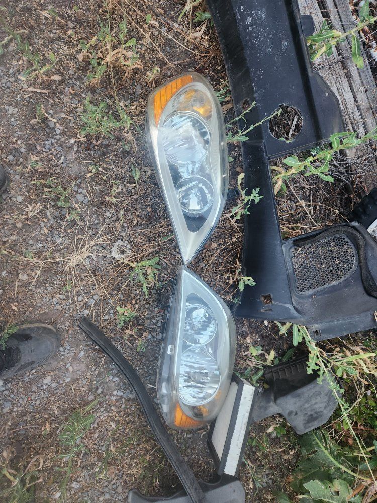 Headlights (Pair) - Used Auto Parts Volvo xc60.