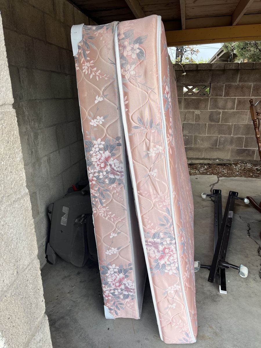 Queen mattress, box spring & bed frame