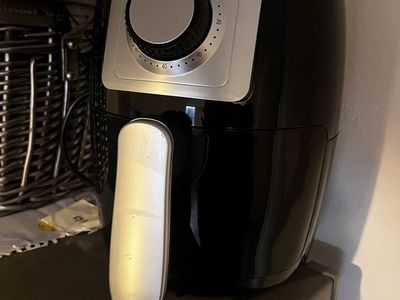 Chefman Air Fryer Black and Silver Countertop Appliance Used Good