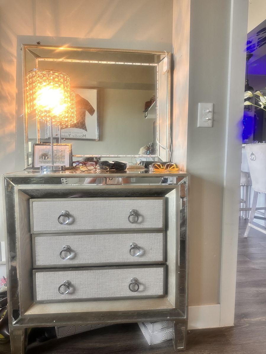 Dresser drawers nightstand vanity