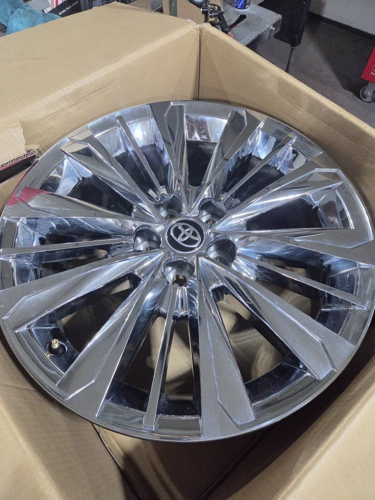 2026 Toyota grand Highlander 20" wheels