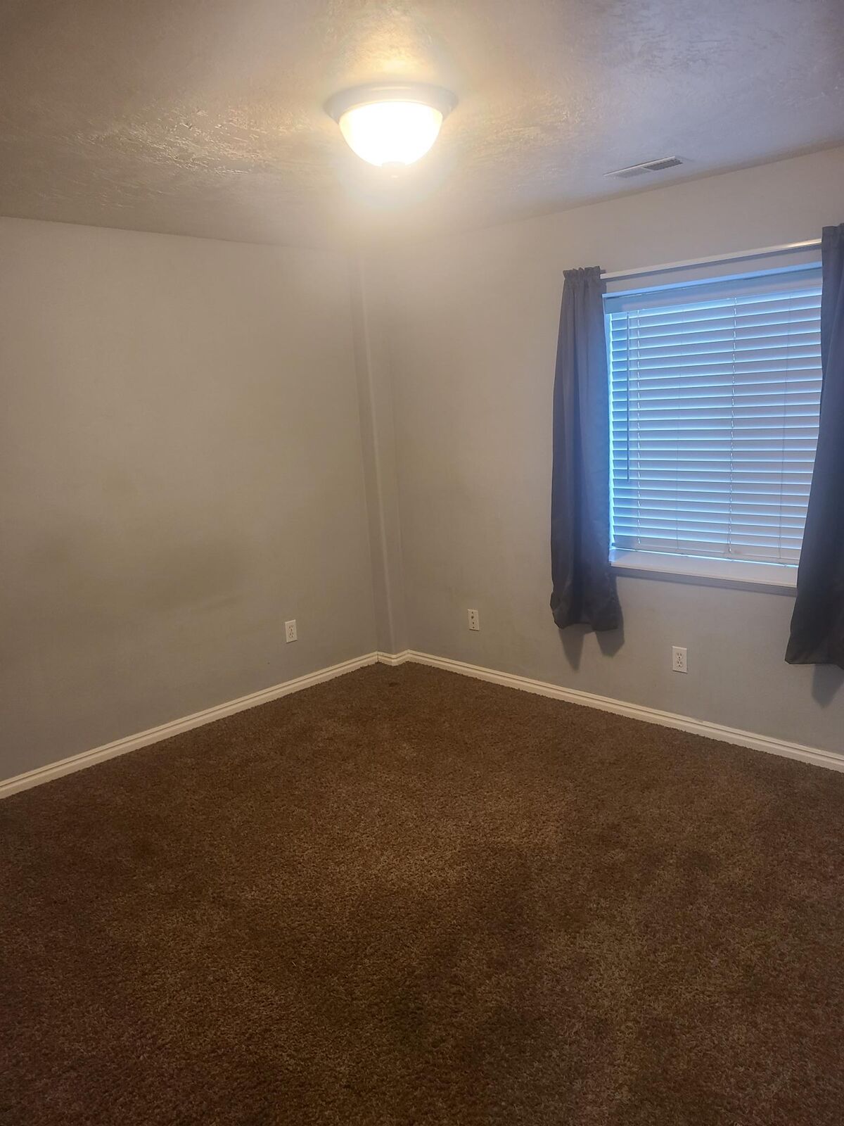 Seeking Male Roommate