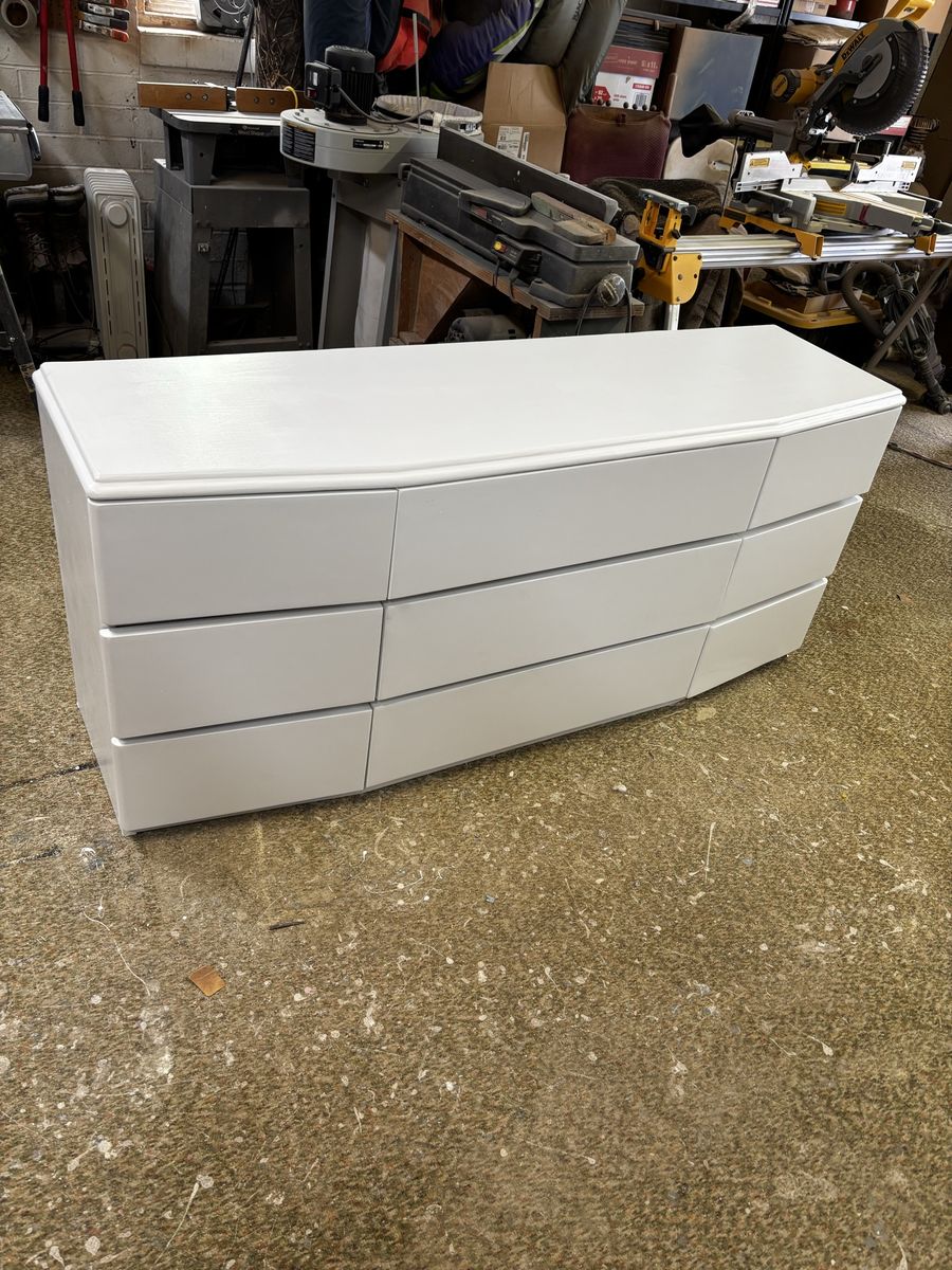 9 Drawer Dresser