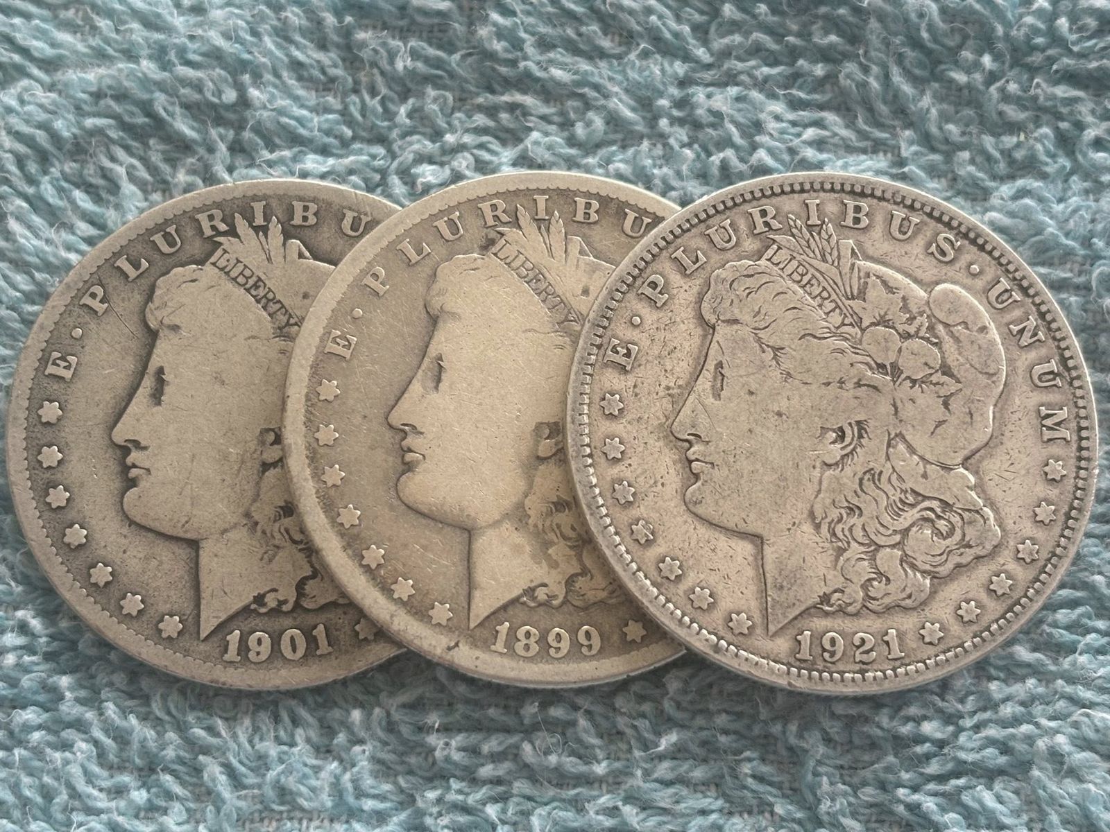 3 morgans 1899o, 1901o, 1921p