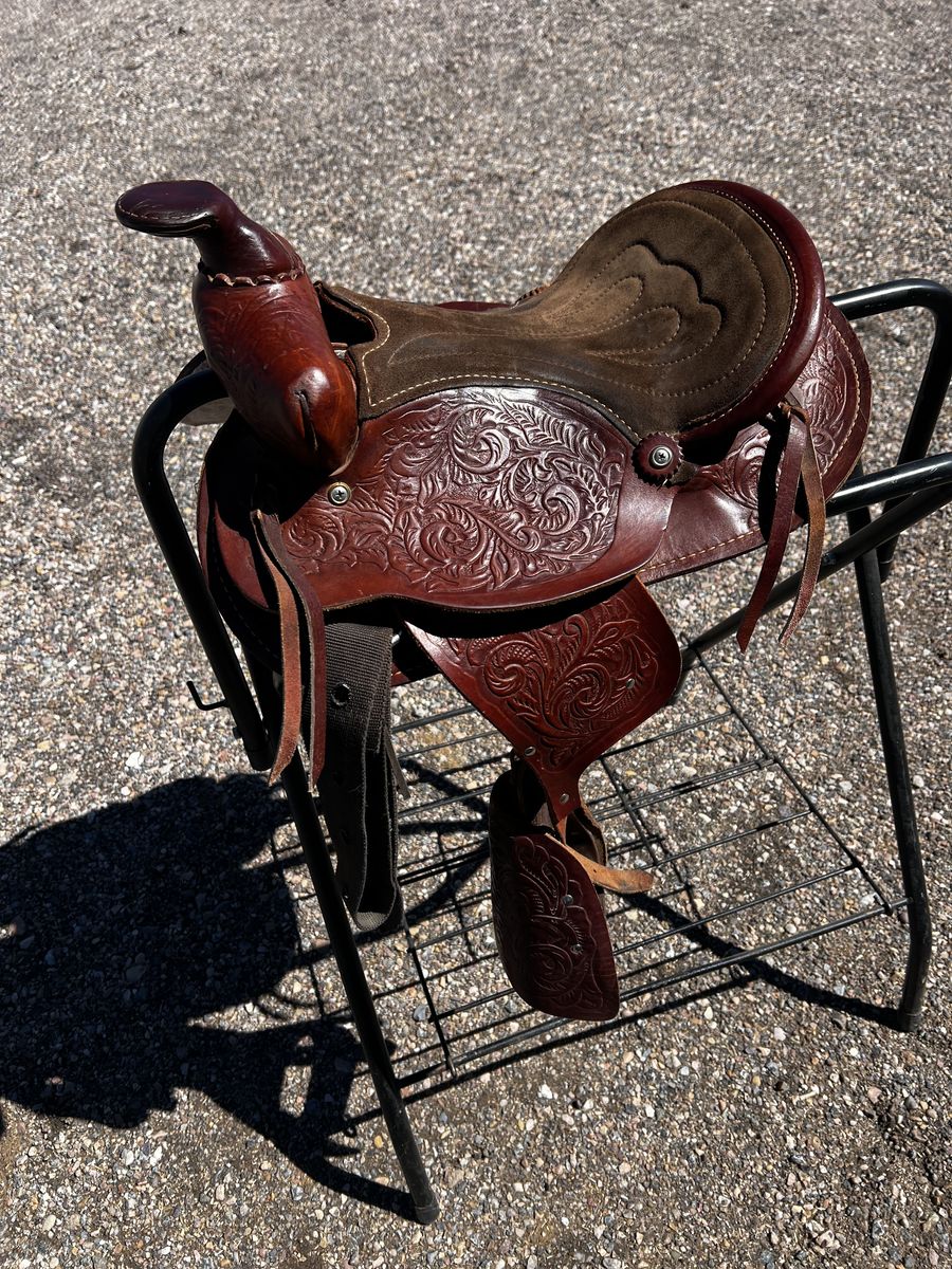 Kid saddle