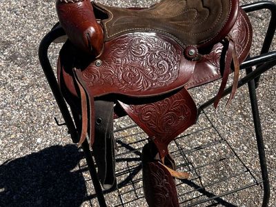 Kid saddle