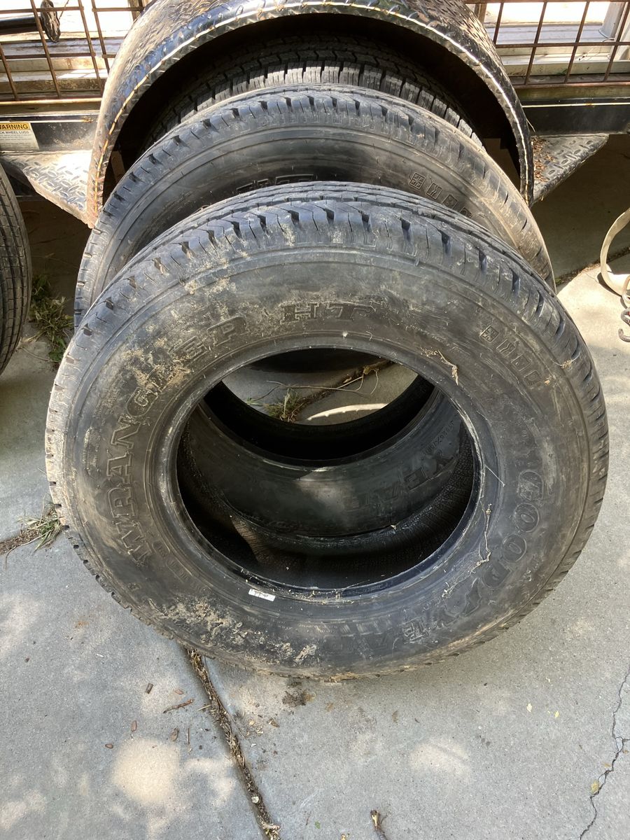 Set of 2 Goodyear wrangler ht tires