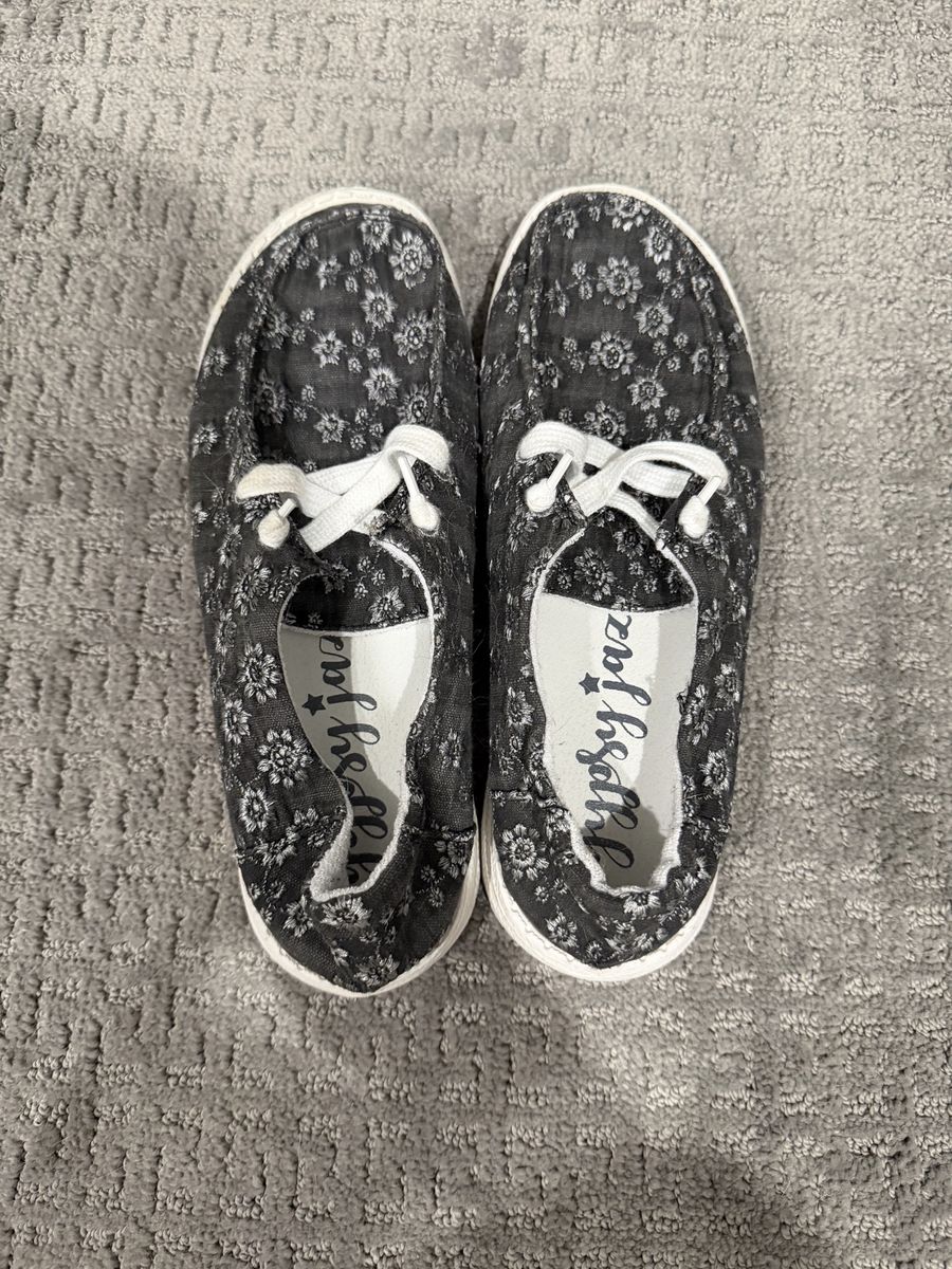 Gypsy Jazz "White Star" Floral Print Slip-On Shoes - Black/White, Women's Size 7