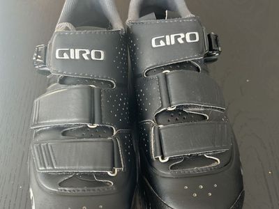 Giro Privateer EU 42, US men’s 9
