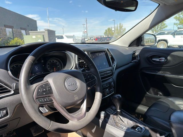 Main image 8