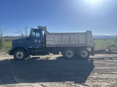 Dump truck 1996 Volvo and 3 axle pup