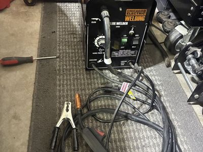 Chicago Electric Welding 63583 125 Amp Flux Core Wire Welder 120V MIG Welder