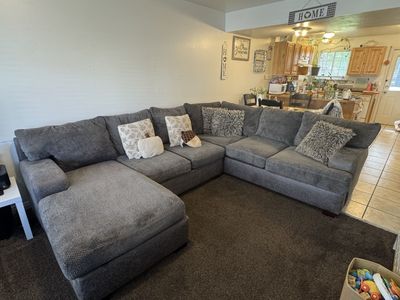Spacious Gray Fabric Sectional Sofa with Left-Facing Chaise