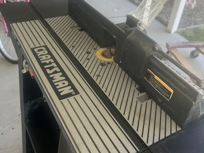 Craftsman router and table