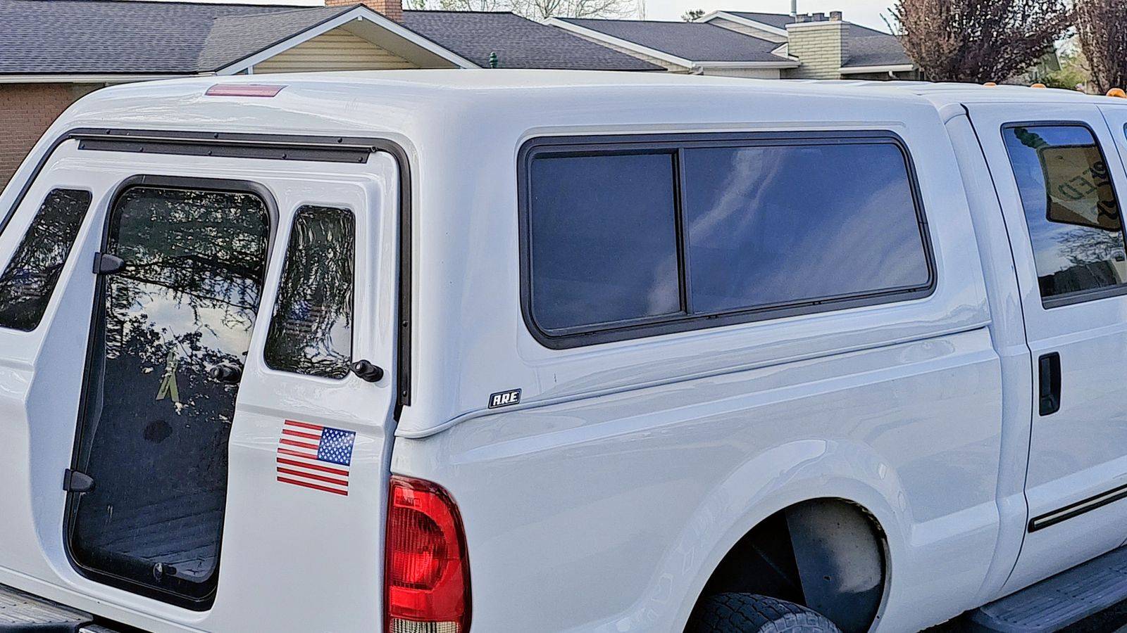 A.R.E. Walk-In Truck Cap, Ford Short Bed