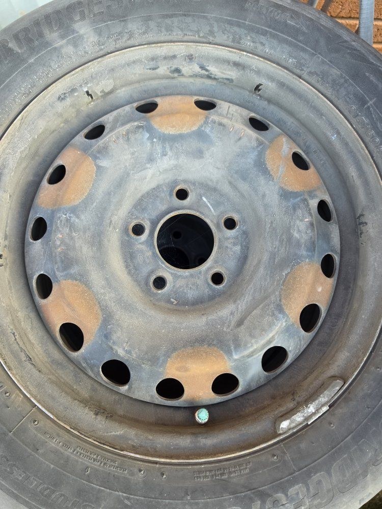 2 2010 Hyundai Sonata Rims for size 215 60 16 comes with TPMS sensors needs new tires