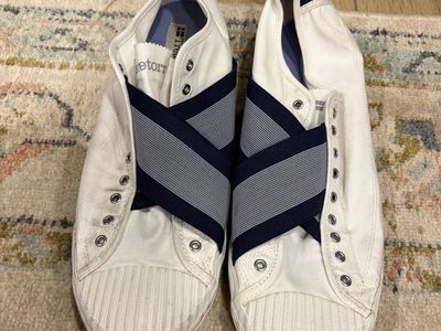 Tretorn Canvas Slip-On Sneakers Women's White Blue Stripe Size 12 Elastic Straps. Men’s size 10.5