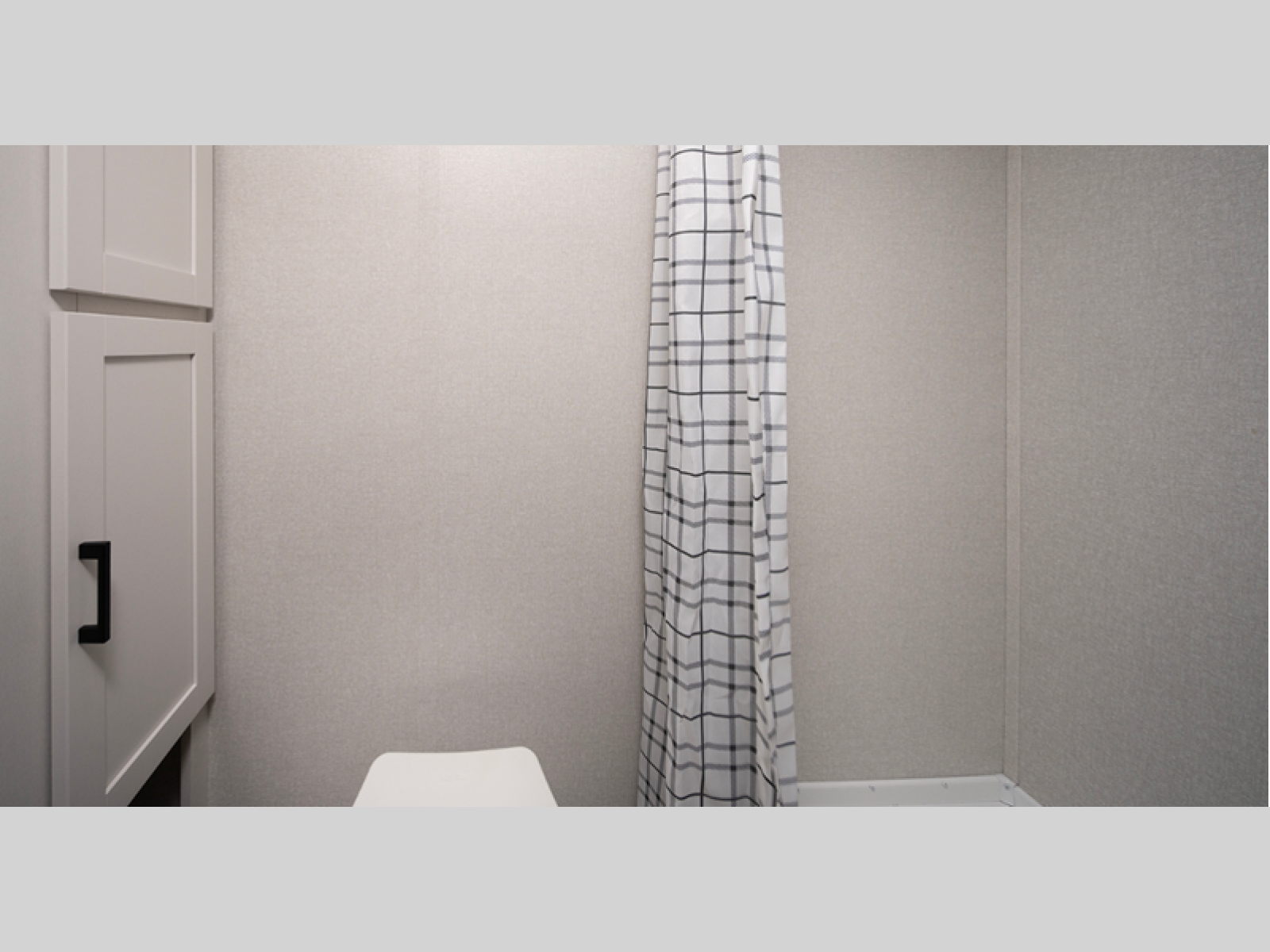 Main image 5