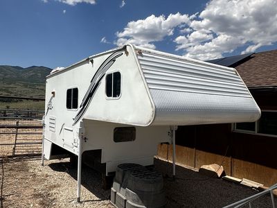 2008 Montana Ponderosa 8.5F SC Truck Camper - Used Good Condition
