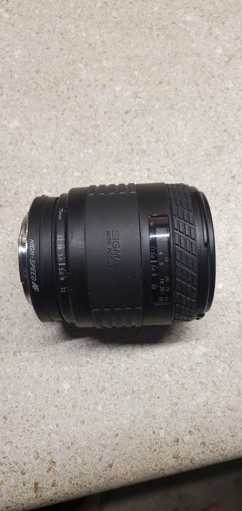 Sigma Auto Focus High-Speed AF 70mm Camera Lens