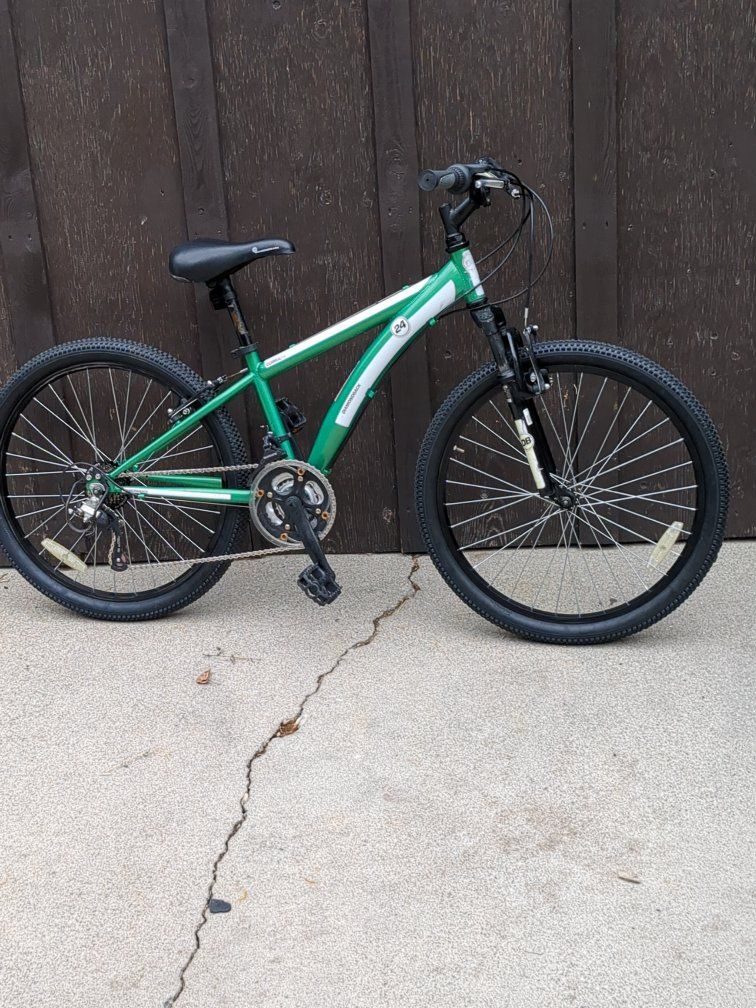 2010 Diamondback Cobra 24" kids bike
