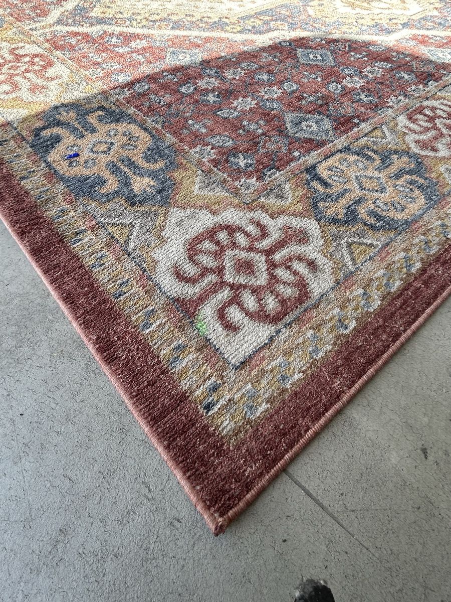 7’10 x 10’2 Area Rug