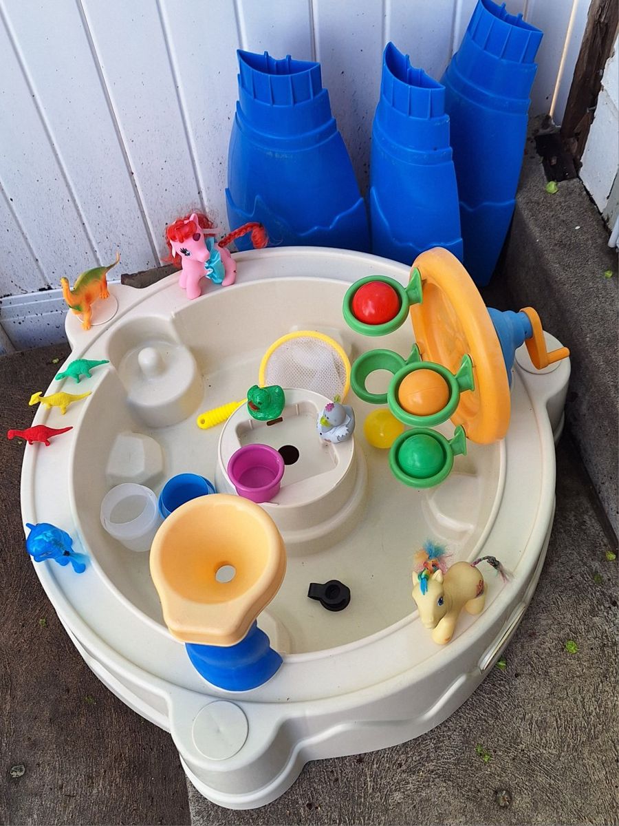 Little Tikes Spiralin' Seas Waterpark Water Table