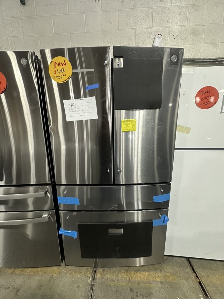 SPARKLING BRAND NEW GE PROFILE 4-DOOR FRIDGE