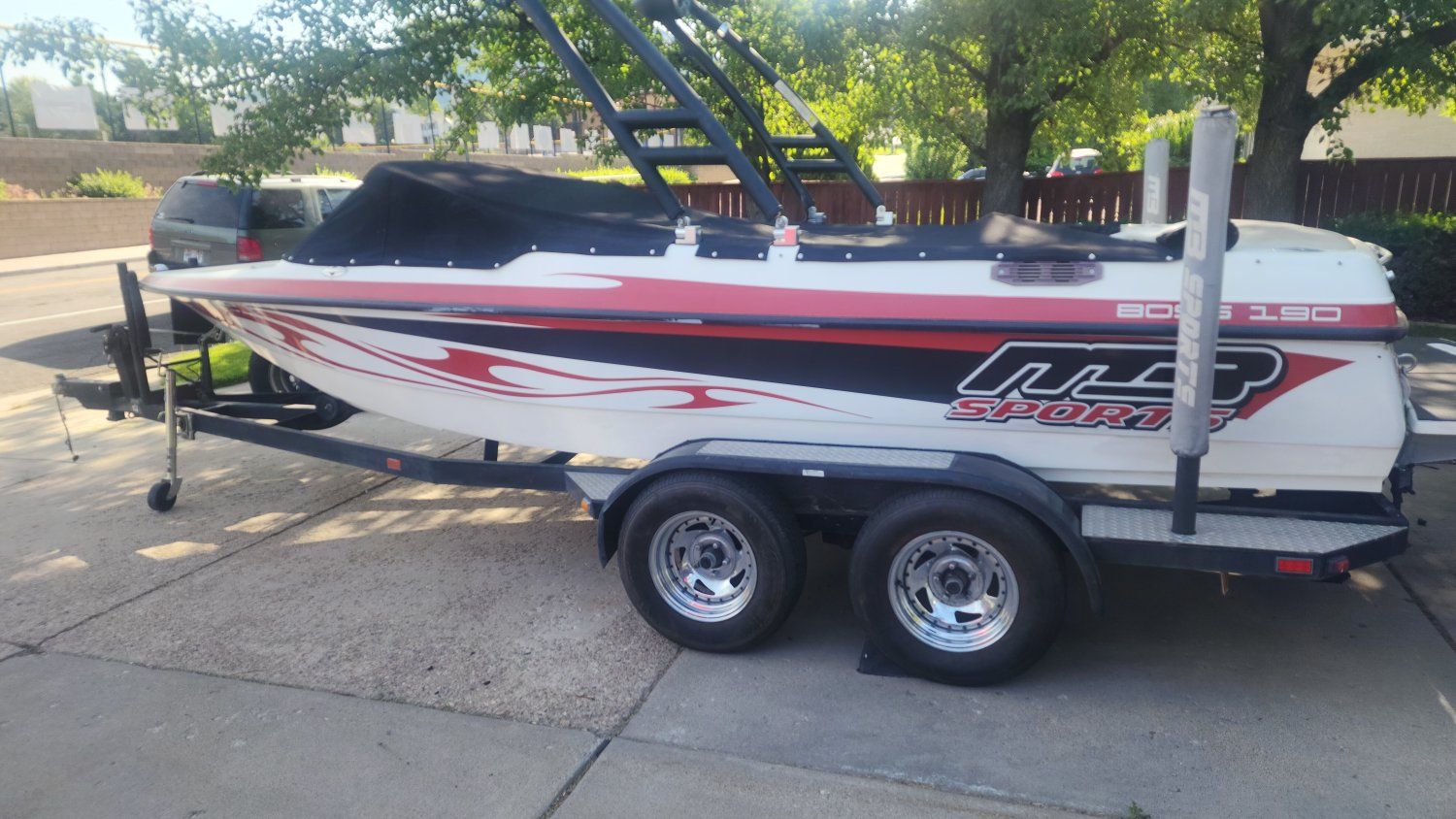 2000 MB Boss 190 Tournament Ski Boat