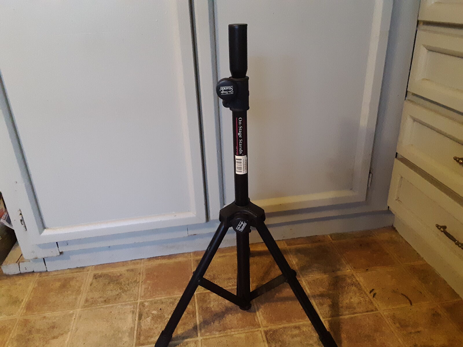 On-Stage Stands Speaker Stand Model # OSS SSAS7000B