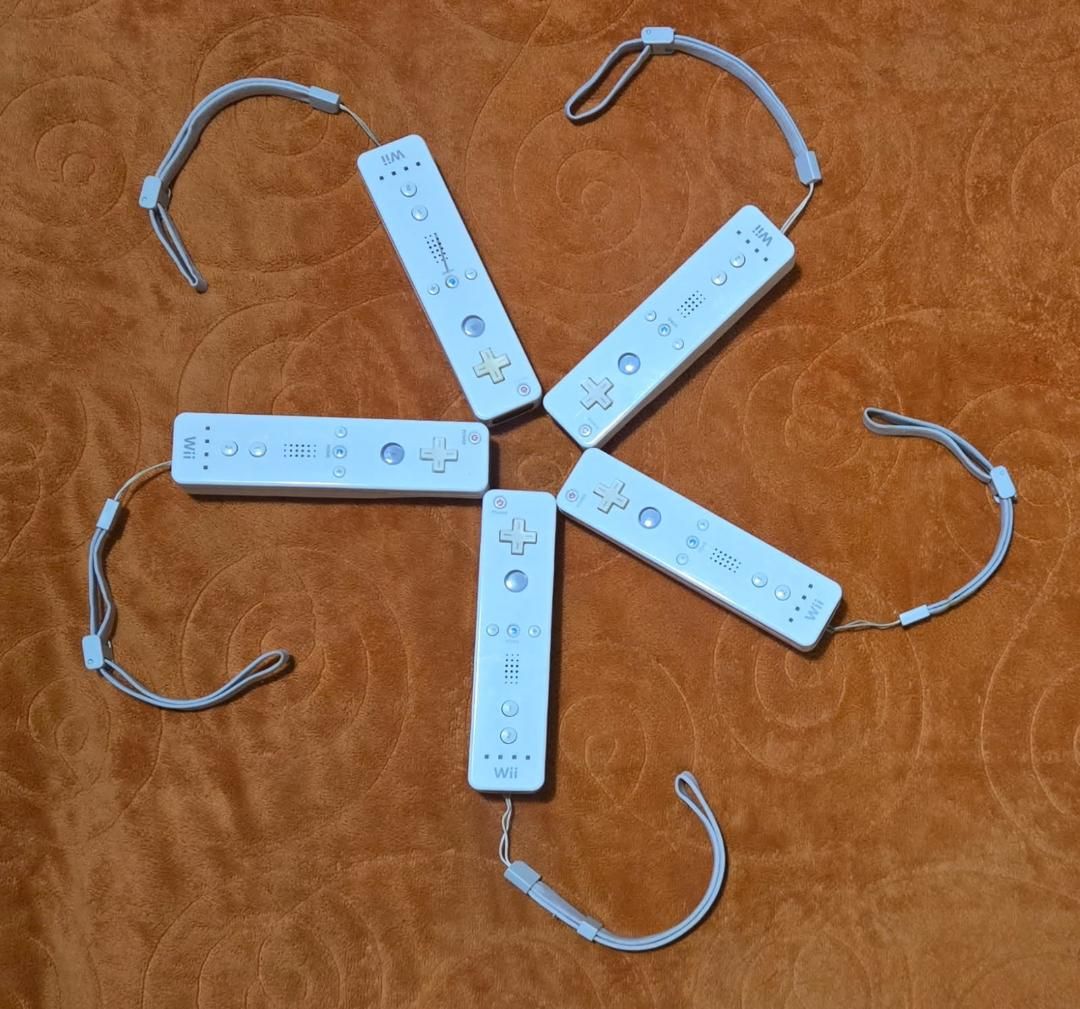 Nintendo Wii controllers $15 each! Trades considered~!