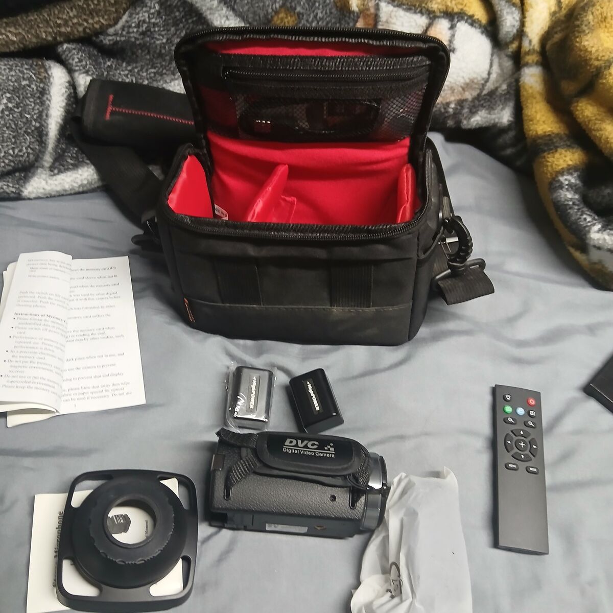 dvc viedo camcorder with tripod