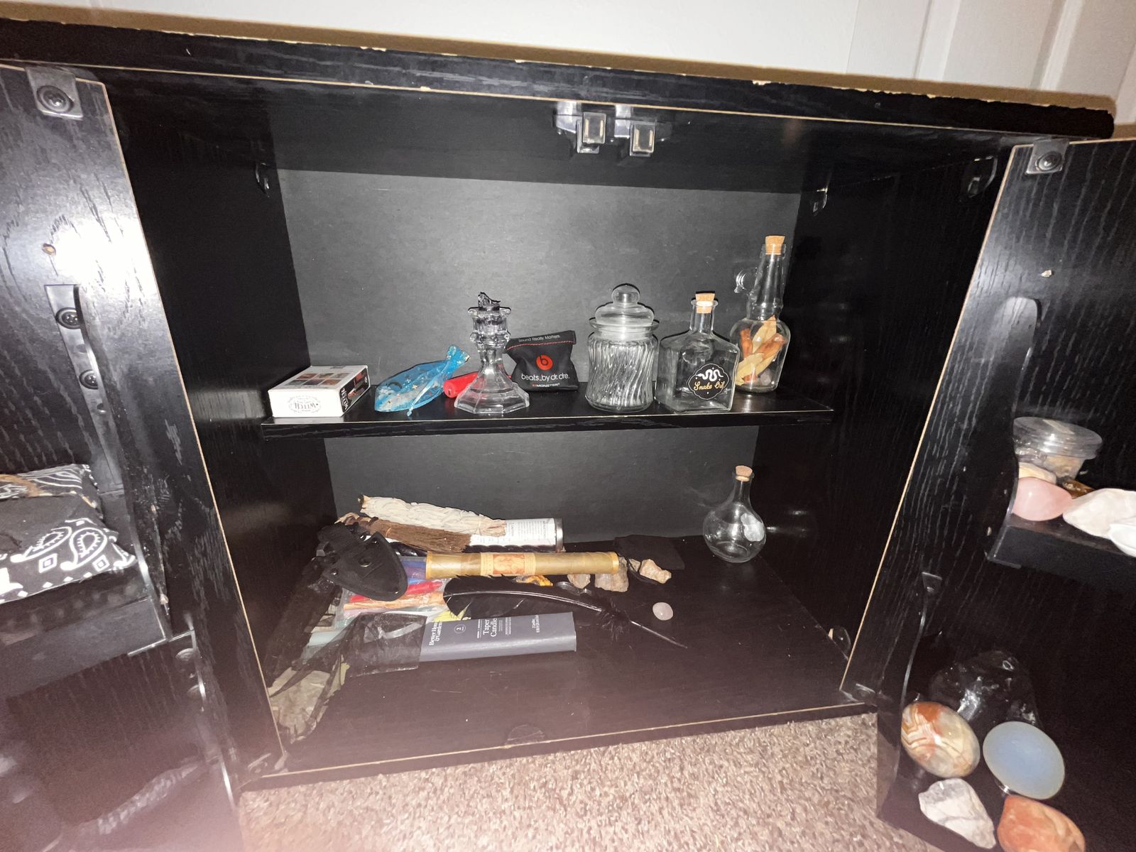 Main image 4