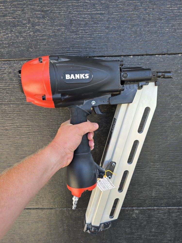 Banks Pneumatic 21 Degree Framing Nailer - Clean / Open Box