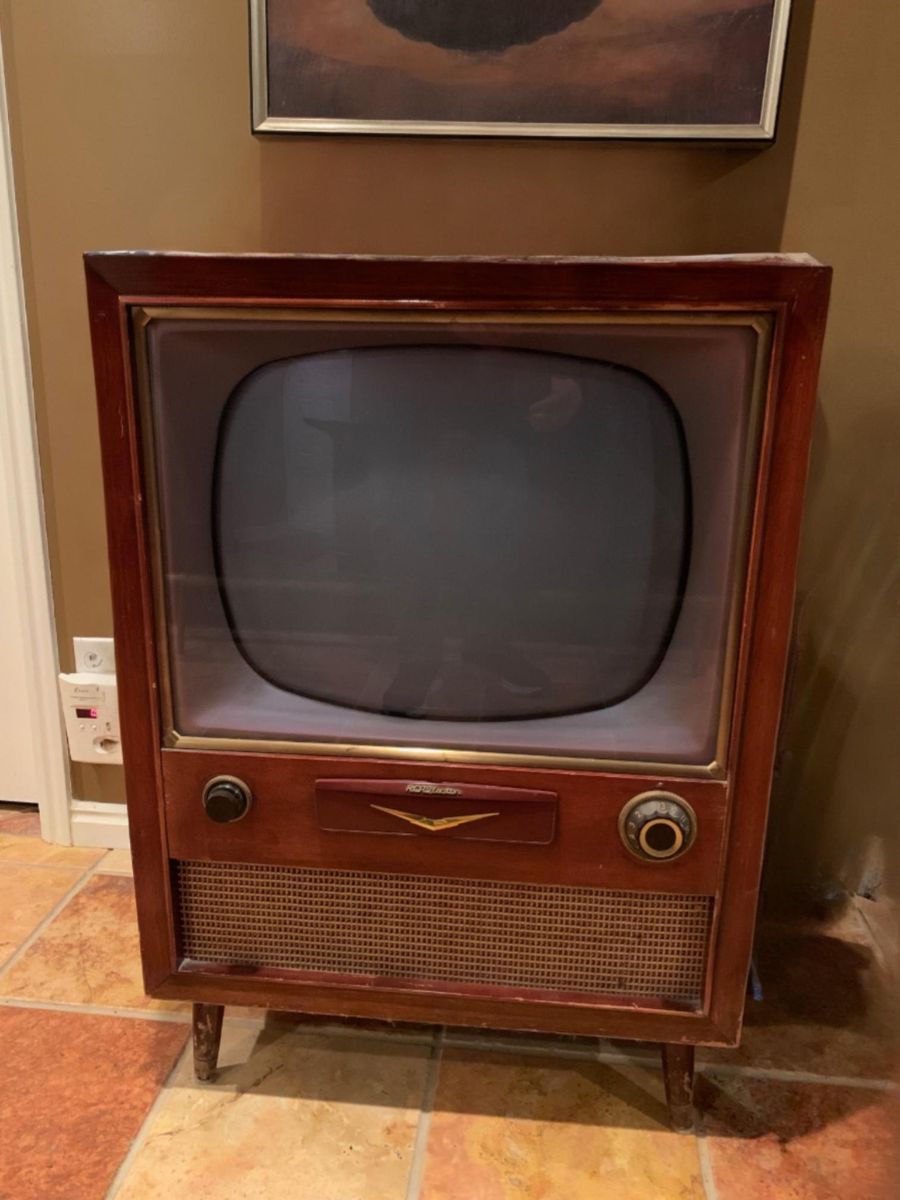 Antique RCA Victor TV
