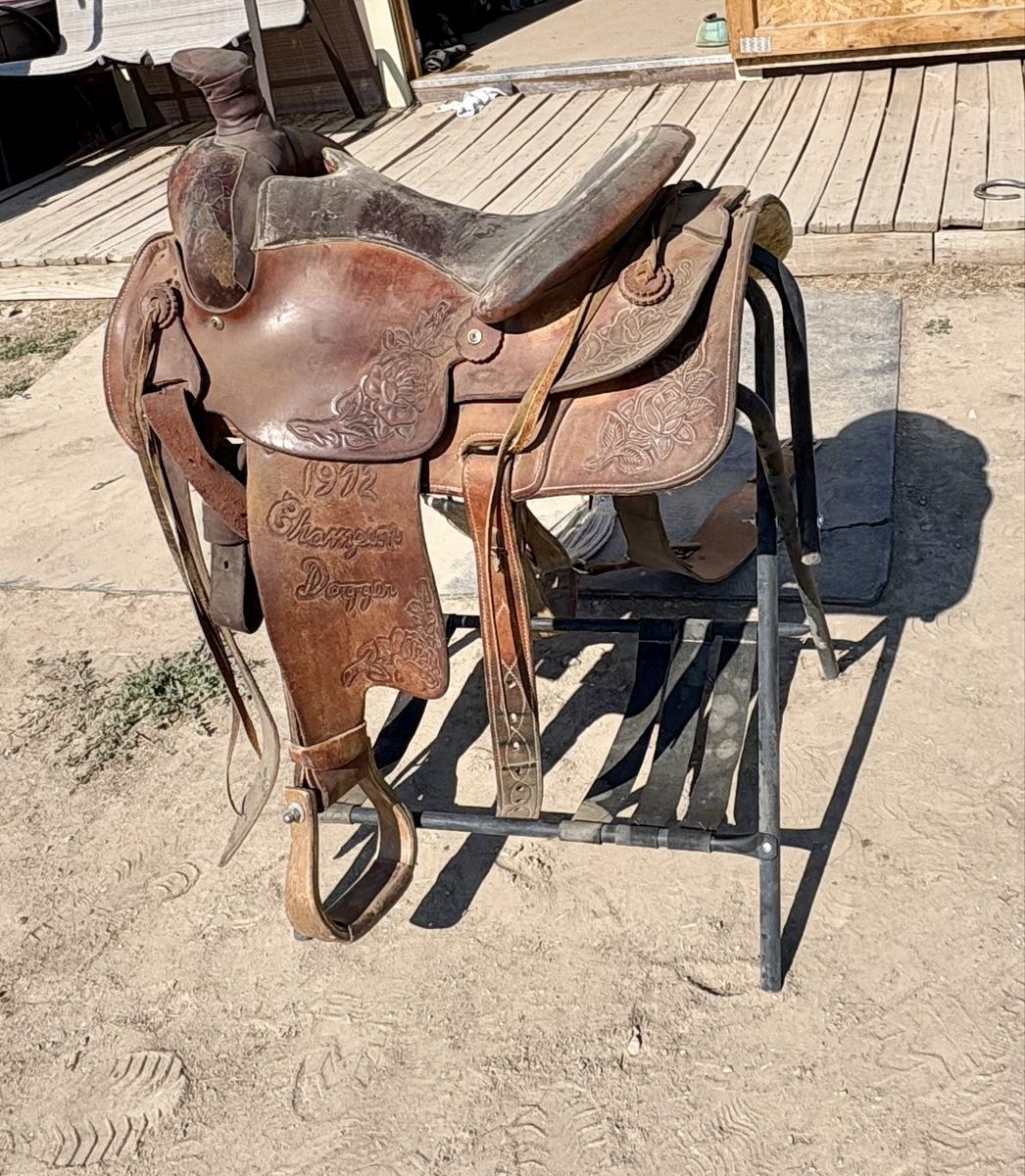 15” Rope Saddle Champion Dogger Tooled Floral Pattern