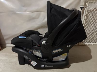 Graco SnugFit 35 Infant Car Seat with Base - Used